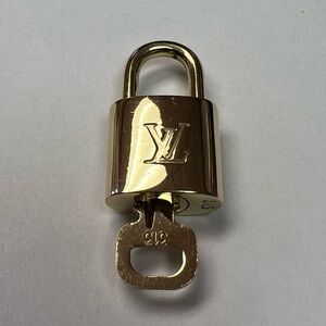 Louis‎ Vuitton lock and key #313